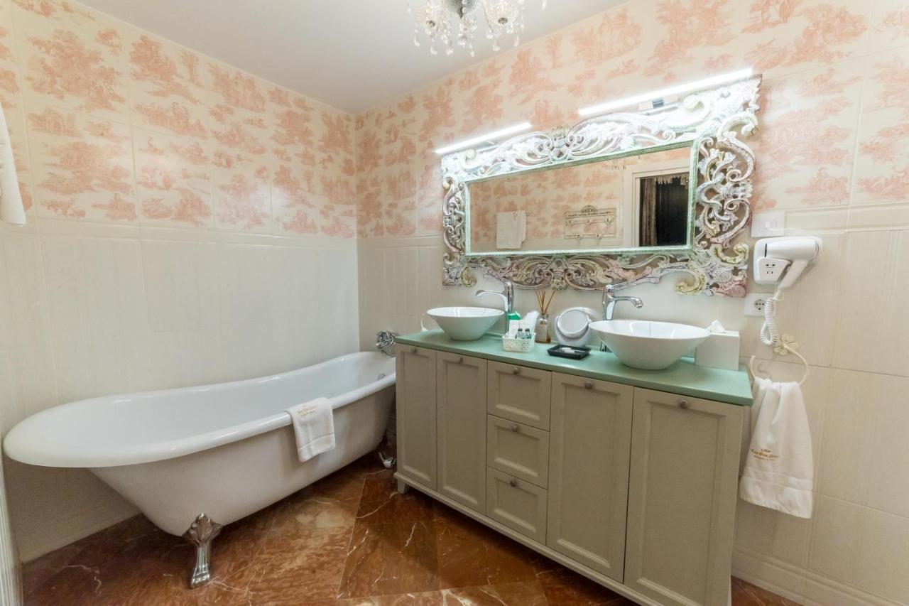 Rey Don Pedro Luxury Home Sevilla Bagian luar foto