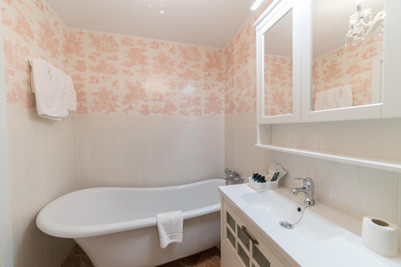 Rey Don Pedro Luxury Home Sevilla Bagian luar foto